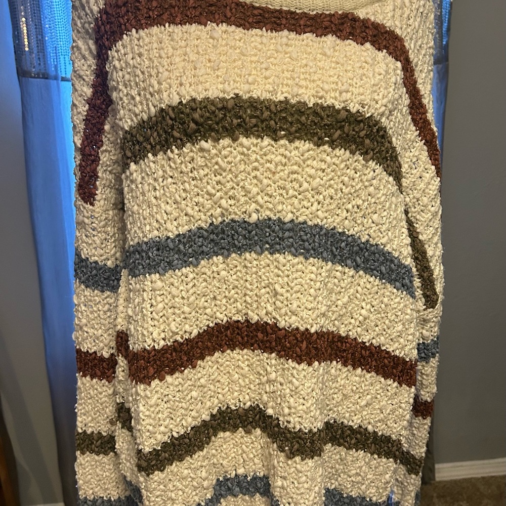 Staccato Wavy Pattern Sweater in Cream and Brown